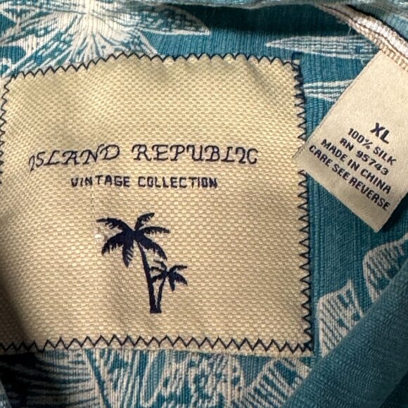 Island Republic Hawaiian Shirt Mens XL Tropical Hawaiian 100% Silk Cruise Travel - Picture 3 of 6